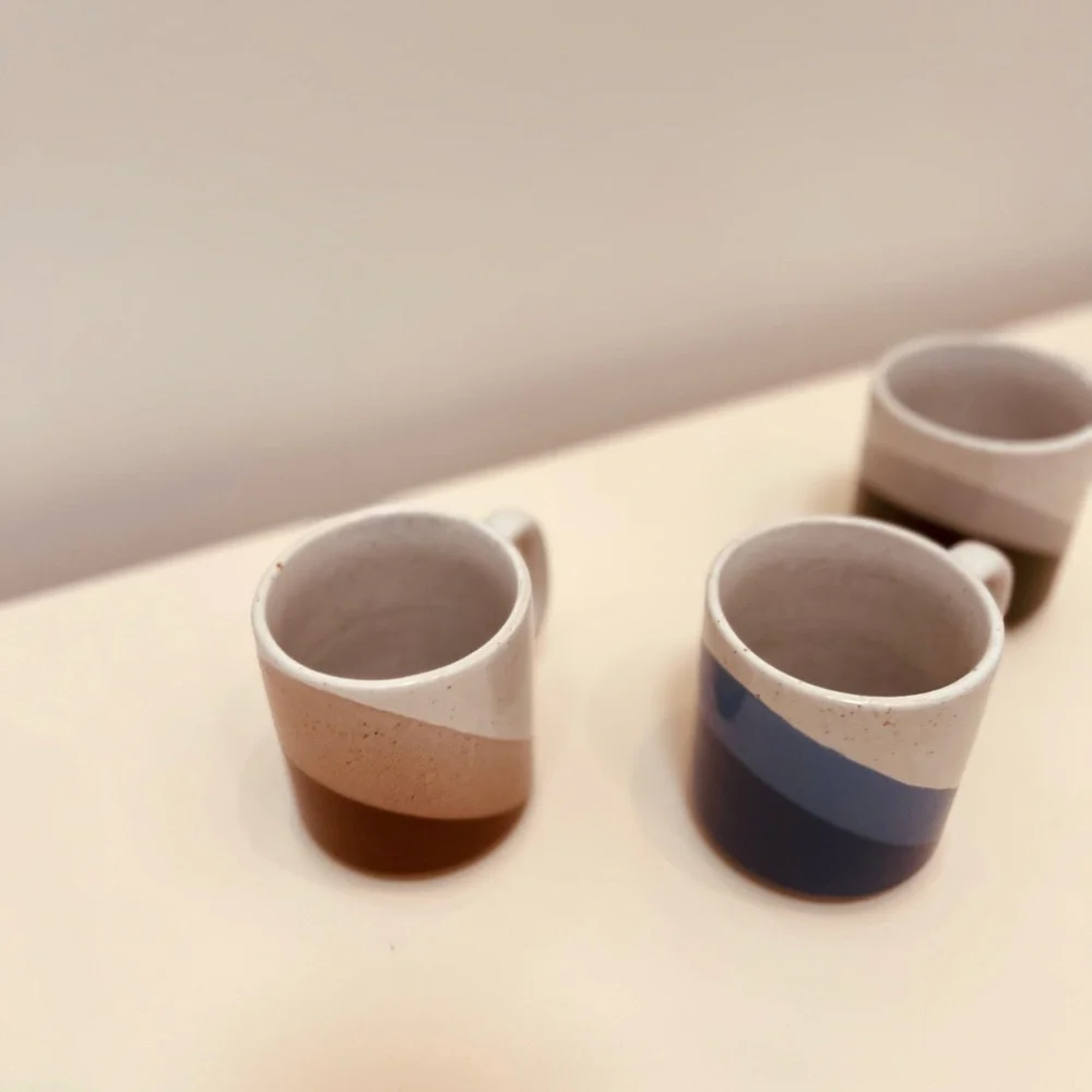 VINTAGE RETRO 70’S SURFS‎ SHACK STYLE COFFEE MUGS - SET OF 3 - MADE IN KOREA -